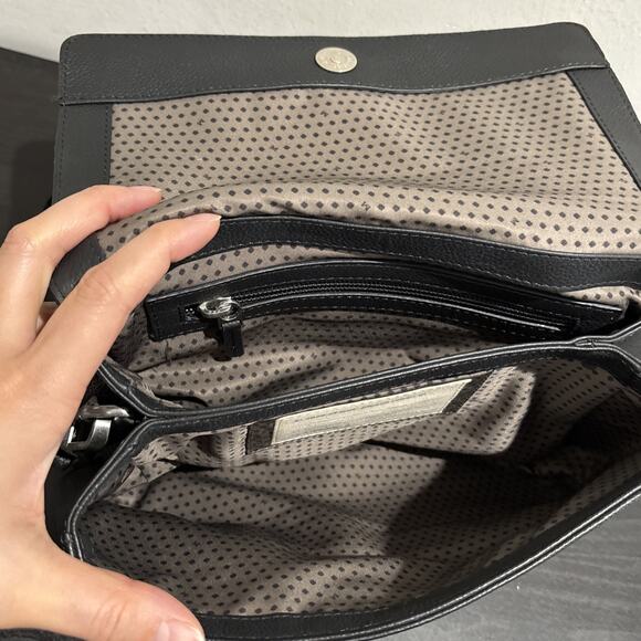 Moleskine Black Leather Clutch Wristlet Minimalist Travel Bag Organizer - Picture 8 of 12